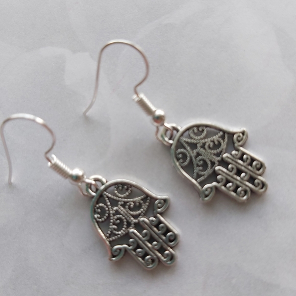 3 for 20$: Phalm Hand Protector Earrings - Picture 2 of 2